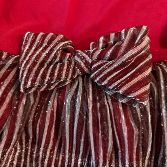 Elegant Red Kids Formal Dress Size 4 - Picture 3 of 6